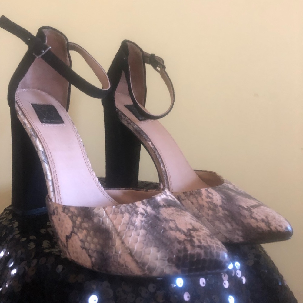 Ella Moss snake print heel
